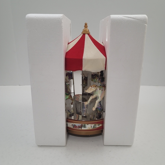 Mr. Christmas Grand Carousel Plays 30 Christmas Songs 10
